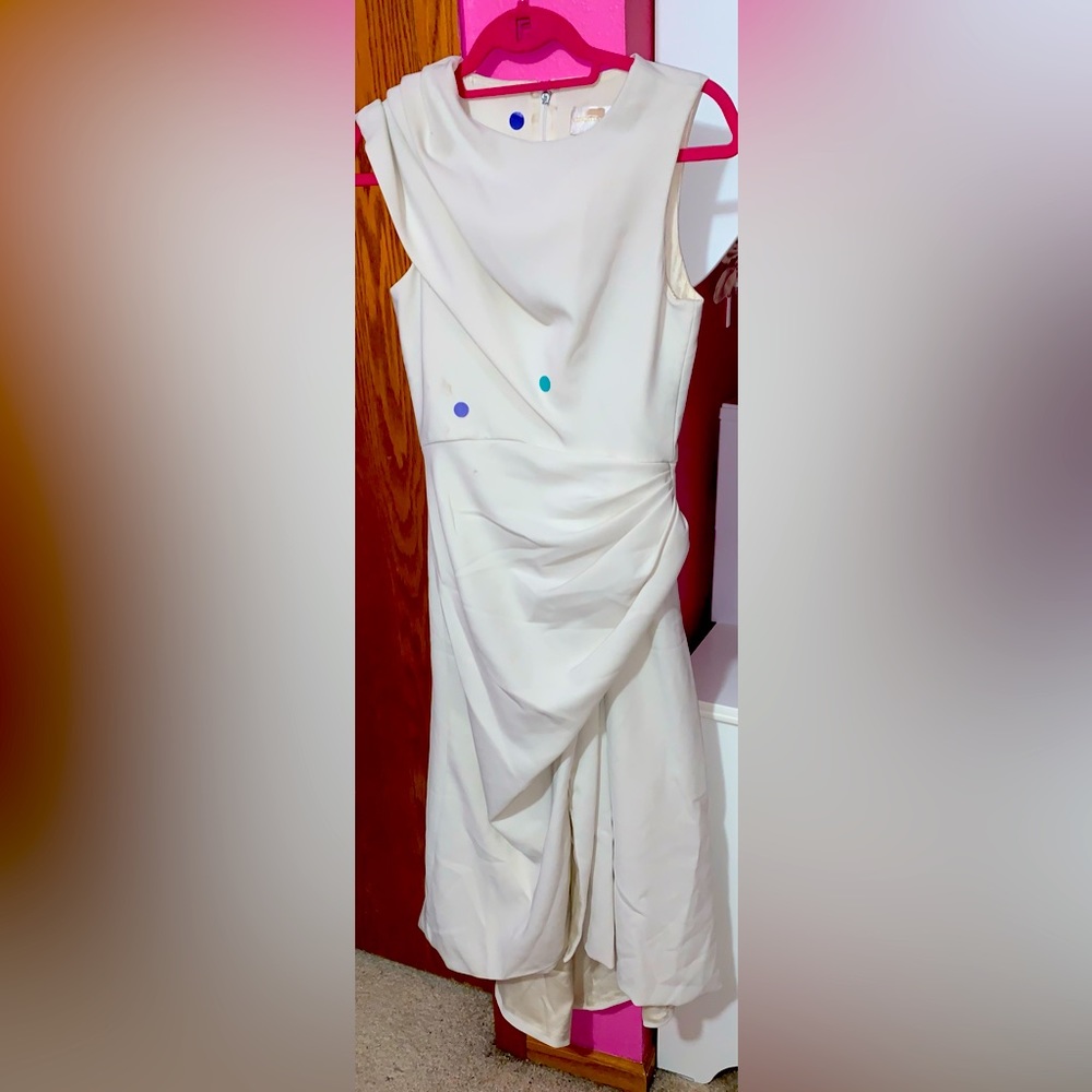 CHRISTIAN SIRIANO Ivory Draped Dress. Size 4. MSRP
$1,200 *****FLAW*****